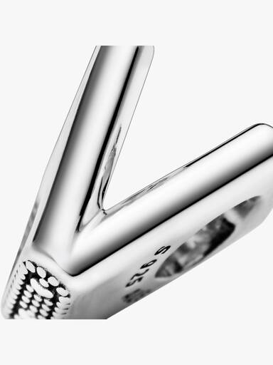 Charms Alfabet Litera V