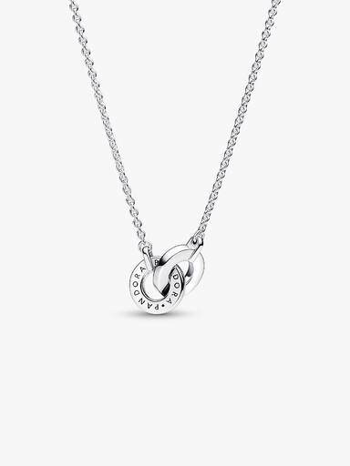 Naszyjnik ze splecionymi zawieszkami pavé z logo Pandora Signature