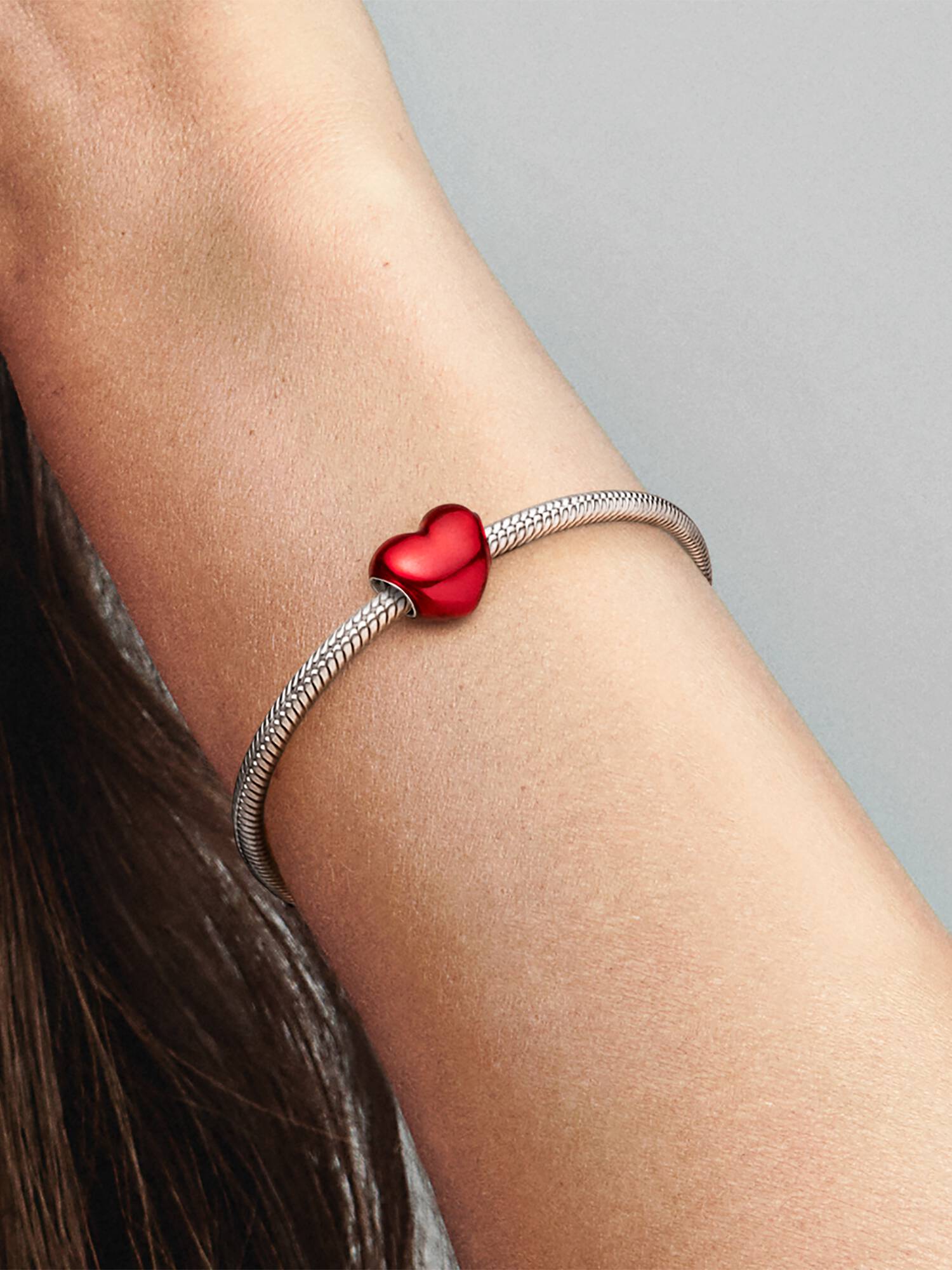 Charms Czerwone metaliczne serce