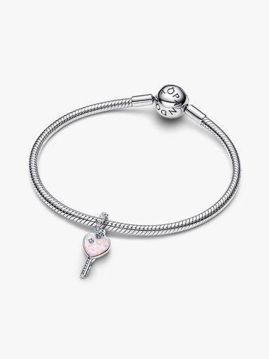 Charms-zawieszka Opalizujący klucz z sercem
