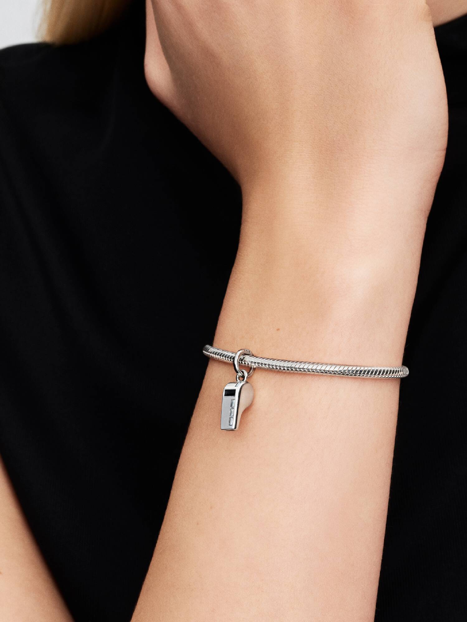 Charms-zawieszka Gwizdek sędziego