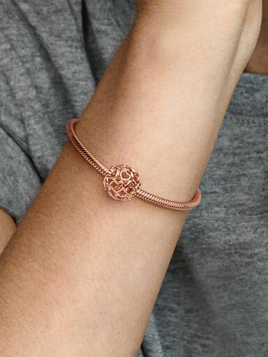 Charms Różowe Ażurowe Serduszka