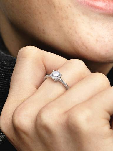 Pierścionek solitaire Przezroczysta lśniąca korona