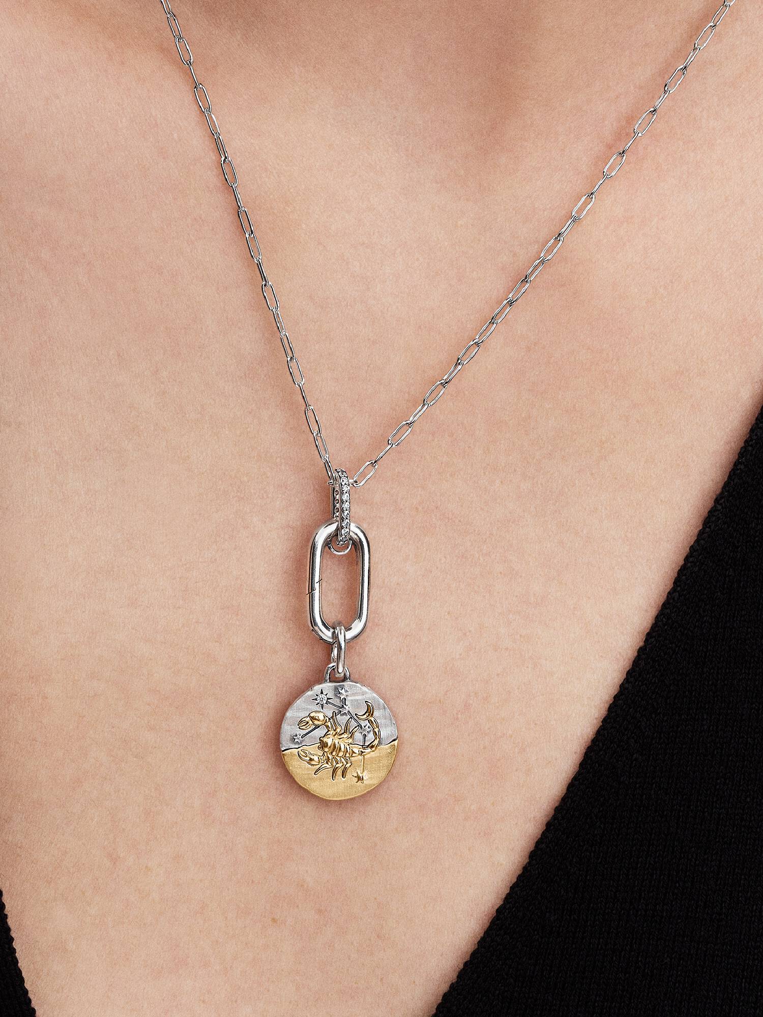 Charms-medalion ze znakiem zodiaku Skorpion
