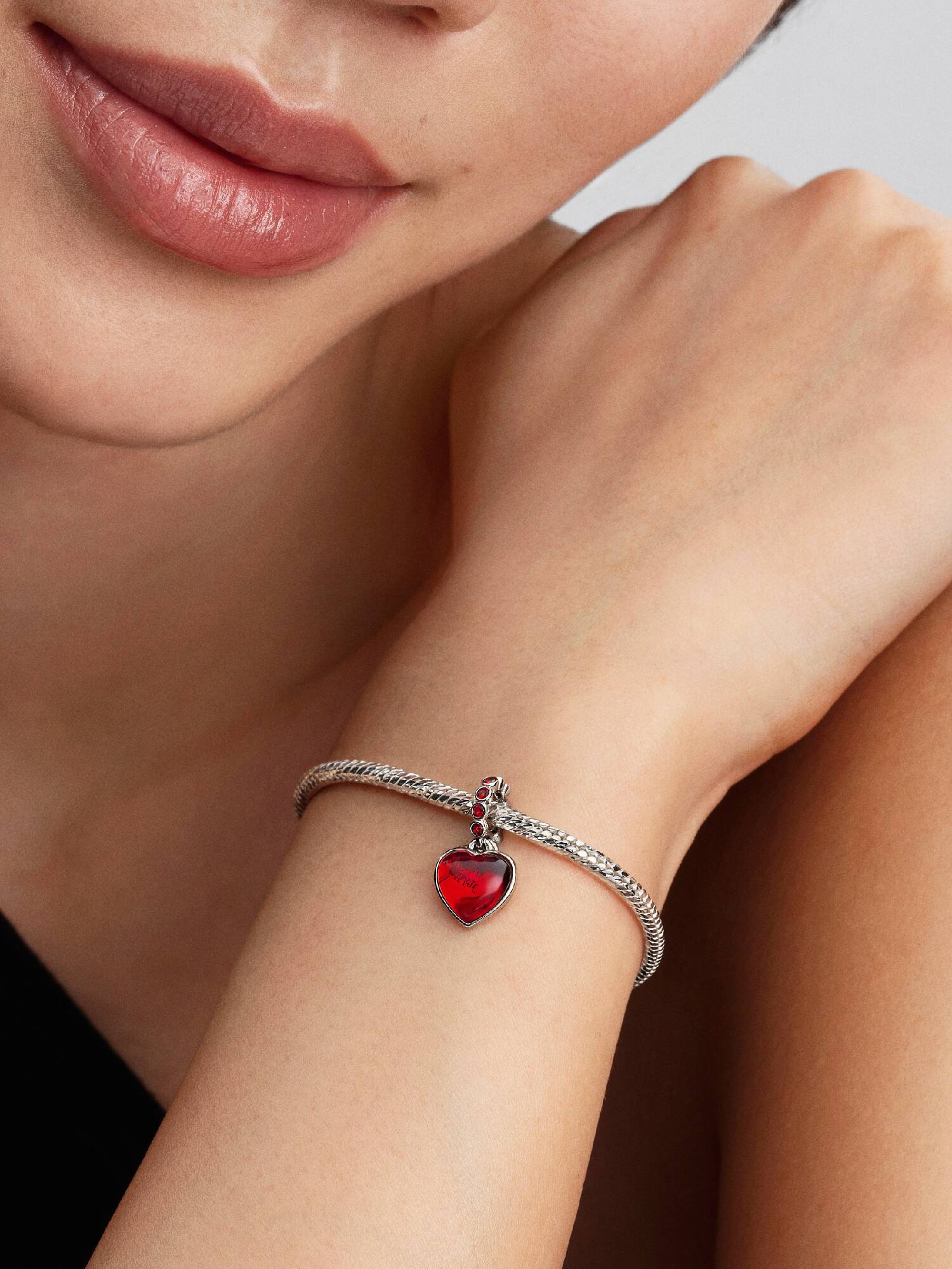 Podwójny charms-zawieszka Serce z czerwonego szkła Murano