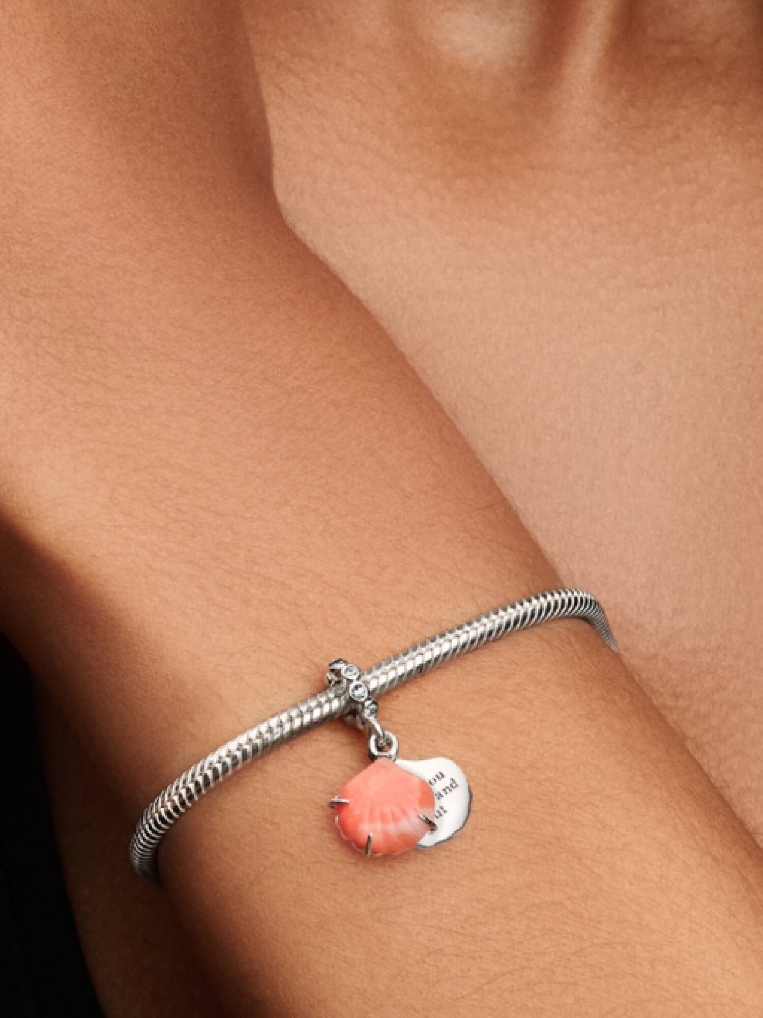 Podwójny charms-zawieszka Koralowa muszla