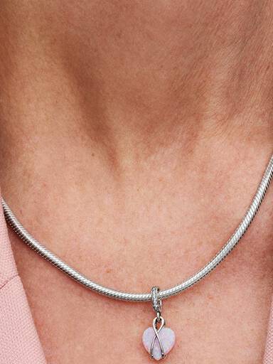 Opalizujący charms-zawieszka Serce mamy