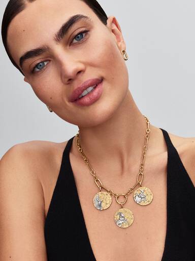 Duży charms-medalion ze znakiem zodiaku Koziorożec