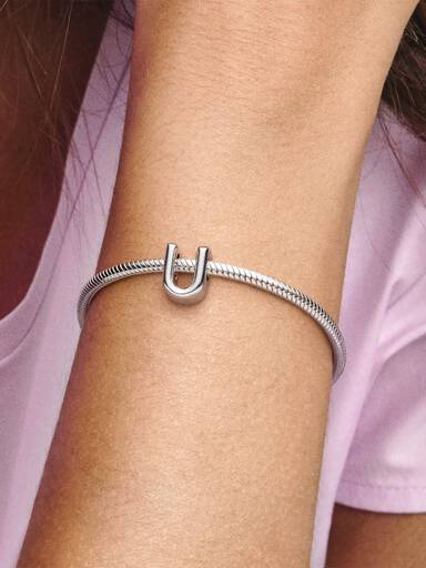 Charms Alfabet Litera U