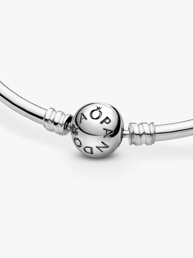 Bransoletka bangle z logotypem na zapięciu