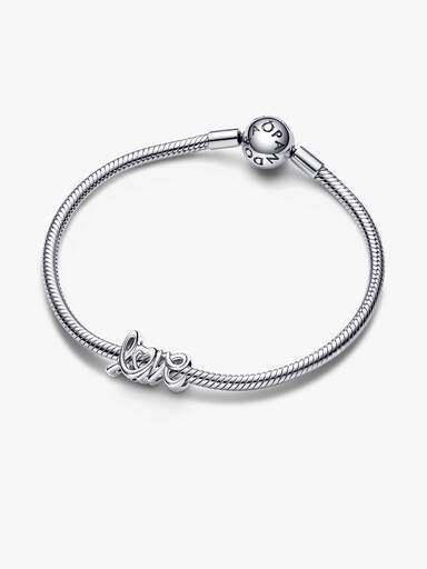 Charms w kształcie odręcznego napisu „love”