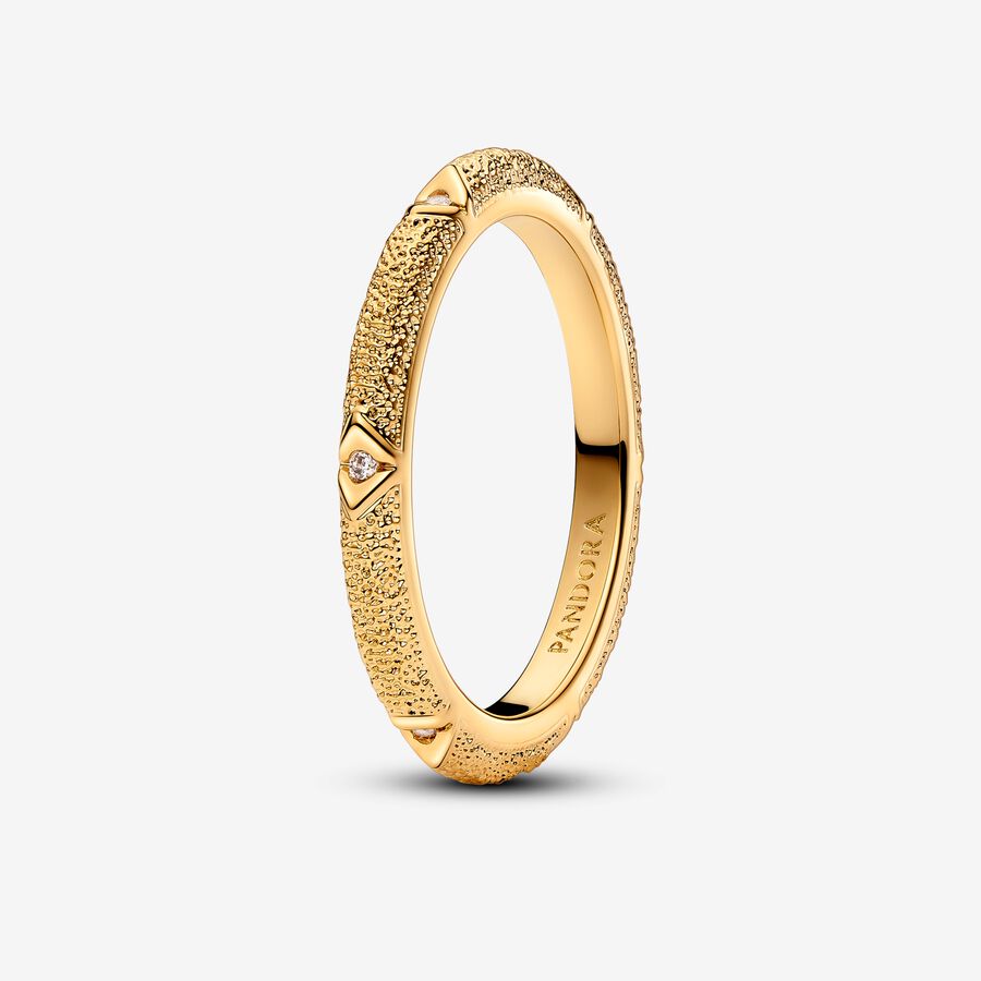 Teksturowany pierścionek z lśniącymi kamieniami Pandora ME image number 0