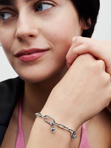 Mały charms-zawieszka Pandora ME w kształcie serca z dziurką od klucza