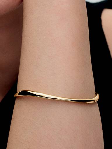 Bransoletka bangle o organicznym kształcie