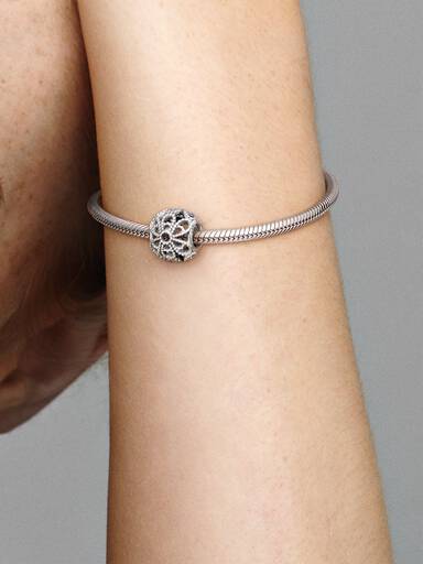 Charms Ażurowa róża